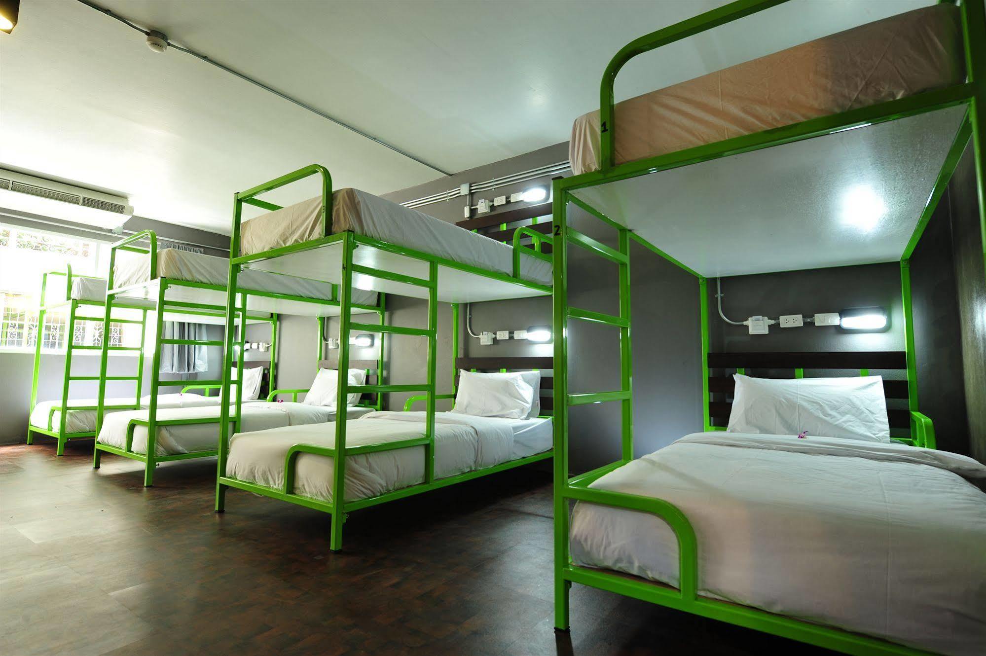 Saphaipae Hostel Bangkok Dış mekan fotoğraf