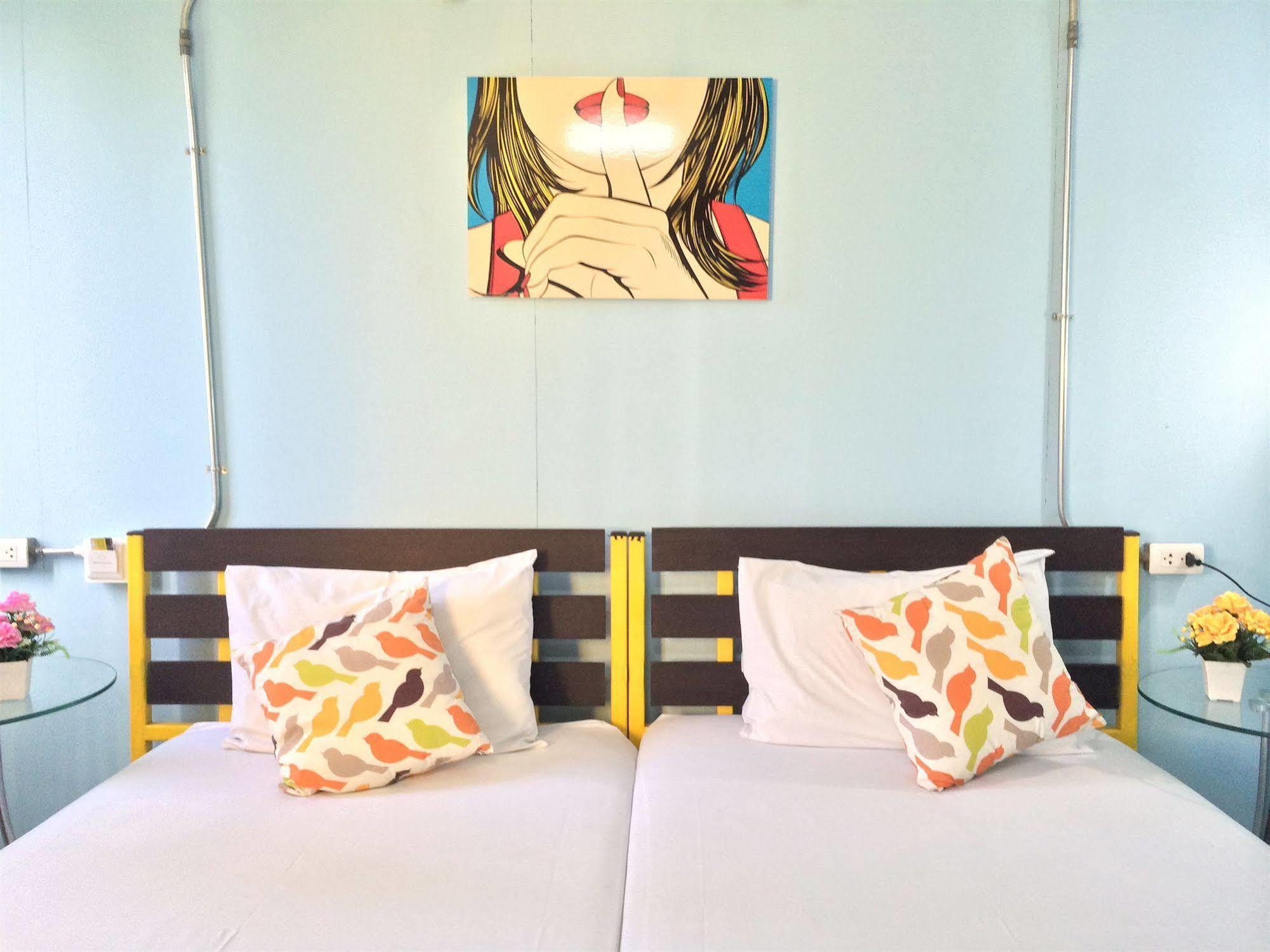 Saphaipae Hostel Bangkok Dış mekan fotoğraf
